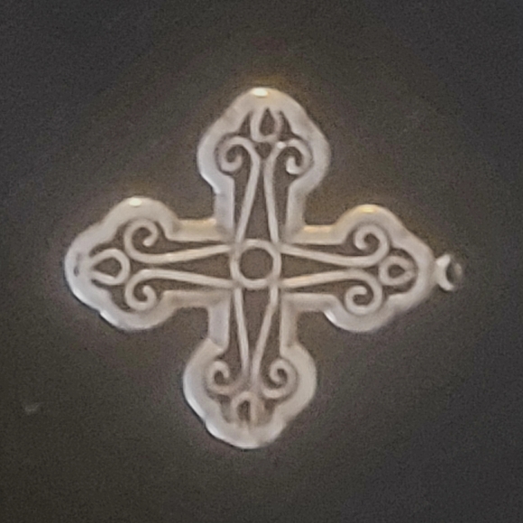 .925 Sterling Silver Cross Charm or Pendant 1.1g - Picture 3 of 6